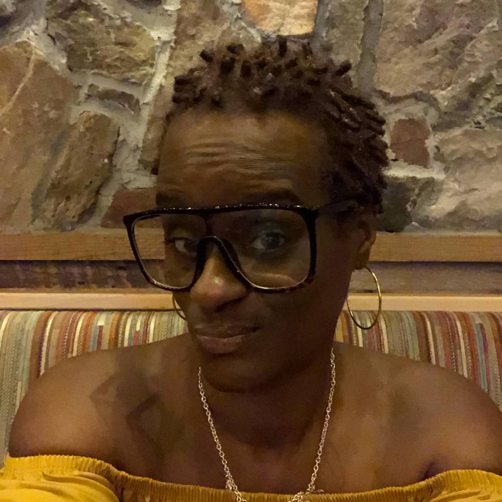 Meet your Posher, Tonya